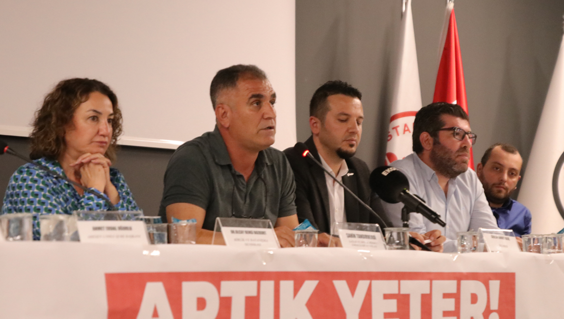 Aile hekimliği çalışanlarının hak kayıplarına ilişkin düzenlediğimiz basın toplantısında Sağlık Bakanlığına seslendik: 

Artık Yeter! Siz Yönetemiyorsunuz, Biz Tükeniyoruz!
👇
istabip.org.tr/8618-artik-yet…