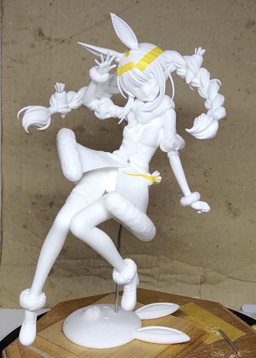 マシュとクロちゃんもほぼ終わっているので、連絡来るまでこのぺこーらさんを塗ります☆
組立したの1年前だった。