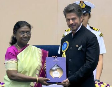 First National Award in a career spanning over 3 decades. King Khan marks his worth! 

#NationalFilmAwards #ShahRukhKhan𓀠
