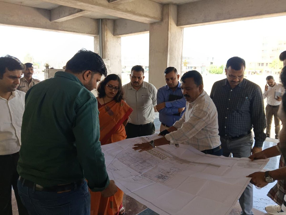 જીલ્લામાં નિર્માણાધીન જીલ્લા સિવિલ હોસ્પિટલ તેમજ જીલ્લા આયુર્વેદ હોસ્પિટલની માન.કલેક્ટરસા.શ્રી માન. જીલ્લા વિકાસ અધિકારીસા.શ્રી, મુખ્ય જીલ્લા આરોગ્ય અધિકારીશ્રી અને ડીક્યુંએએમઓશ્રી દ્વારા સ્થળ મુલાકાત કરવામાં આવી.
<a href="/CollectorArv/">Collector & District Magistrate, Arvalli</a>