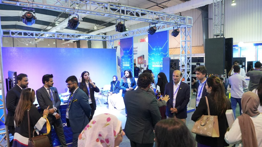ShafiqAkbarPK's tweet image. The future of tech in Pakistan starts now!

Thrilled to officially launch our new tech vertical at #ITCNAsia, where IMARAT, Graana.com, and Propmax are spearheading Pakistan’s #PropTech revolution.

By integrating housing with cutting-edge technology, we project over…