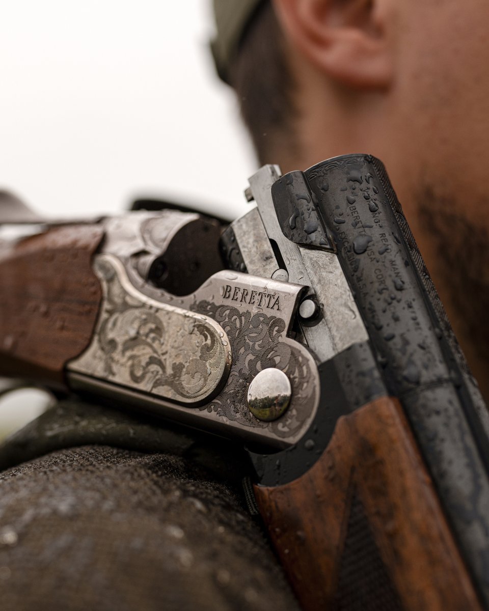 The lightest steel shotgun on the field is now available in Silver. Find out more at bit.ly/4mwTnm7 #BerettaUltraleggero