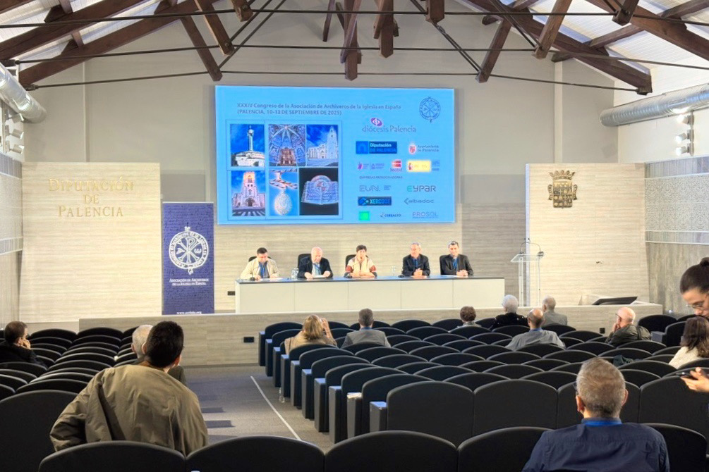 xercode's tweet image. 🚀 En el XXXIV Congreso de Archiveros de la Iglesia presentamos nuestro sistema de reprografías digitales certificadas en San Sebastián: más rapidez, seguridad y accesibilidad para archivos eclesiásticos. 📚✨ #Xercode #TransformaciónDigital #ArchivosEclesiásticos