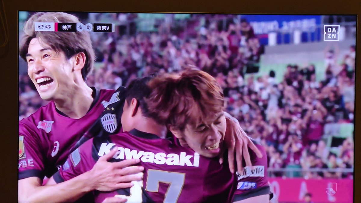帰宅して一杯やりながら改めてハイライト鑑賞🤗✨
至福の時😆💨
4-0で目立たないけど、前川も再三の好セーブ😉👍