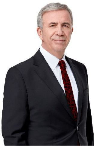 ilhanuzgel's tweet photo. Biz Mansur Yavaş’a kefiliz. Siz Melih Gökçek’e kefil misiniz?

Mansur Yavaş kimdir? Mansur Yavaş, Ankaralıların rekor oylarla seçip, belediyeyi emanet ettiği, Ankara’yı yeniden sosyal belediyecilikle buluşturan, tertemiz bir belediye başkanıdır. Biz ondan razıyız, onun yanındayız, Yavaş’a kefiliz.