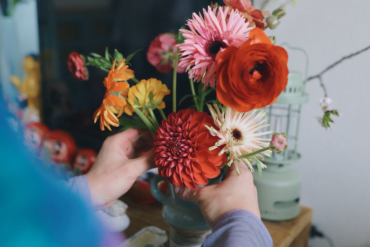 もし億万長者になったら、今日掃除や洗濯やお皿洗いをした人全員に花束を贈りたい。