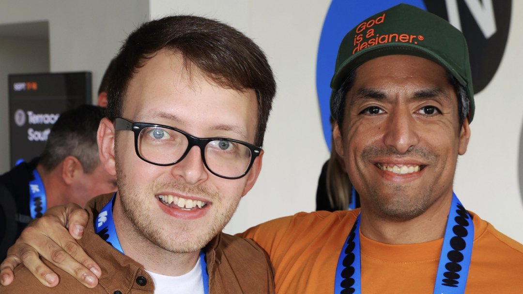 Fri3ndsAgency's tweet image. Community, creativity &amp;amp; a cold beer or two 🍻
Marce at @webflowconf 2025 — from getting a shoutout on the big screen to catching up with legends like Timothy Ricks.

Grateful for this crew 💜
#Fri3ndsAgency #Webflow #WebflowConf