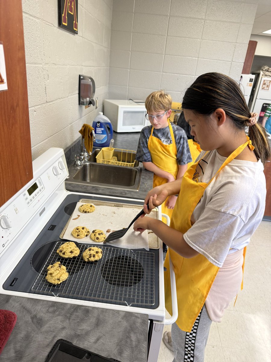 Business Math 6 put their skills (and sweet tooth) to work in the Bear Grove Restaurant today—prepping chocolate chip cookies for the teacher meals! Of course, they couldn’t resist a little taste test too. 🍪👏 #MathInAction #BearGrove #SweetSuccess <a href="/ByronMSBears/">Byron Middle School</a> <a href="/ByronBears/">Byron Public Schools</a>