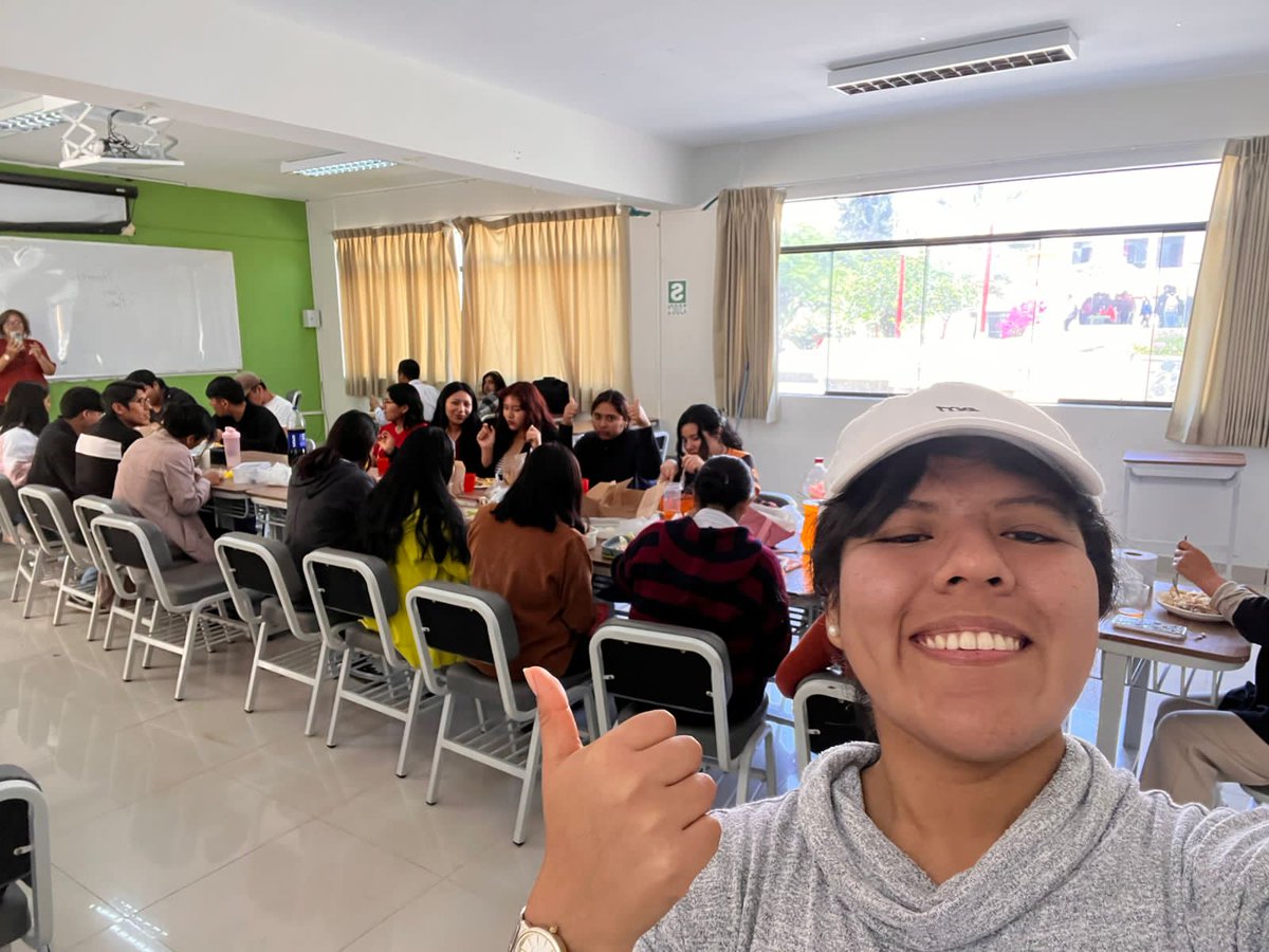 claudiapancitoX's tweet image. ahora ni un hello, ni un good afternoon 🙄😮‍💨 
pero que lindo recuerdo 💌 IDEX 

#ayearago #memorie #springday #college 💛