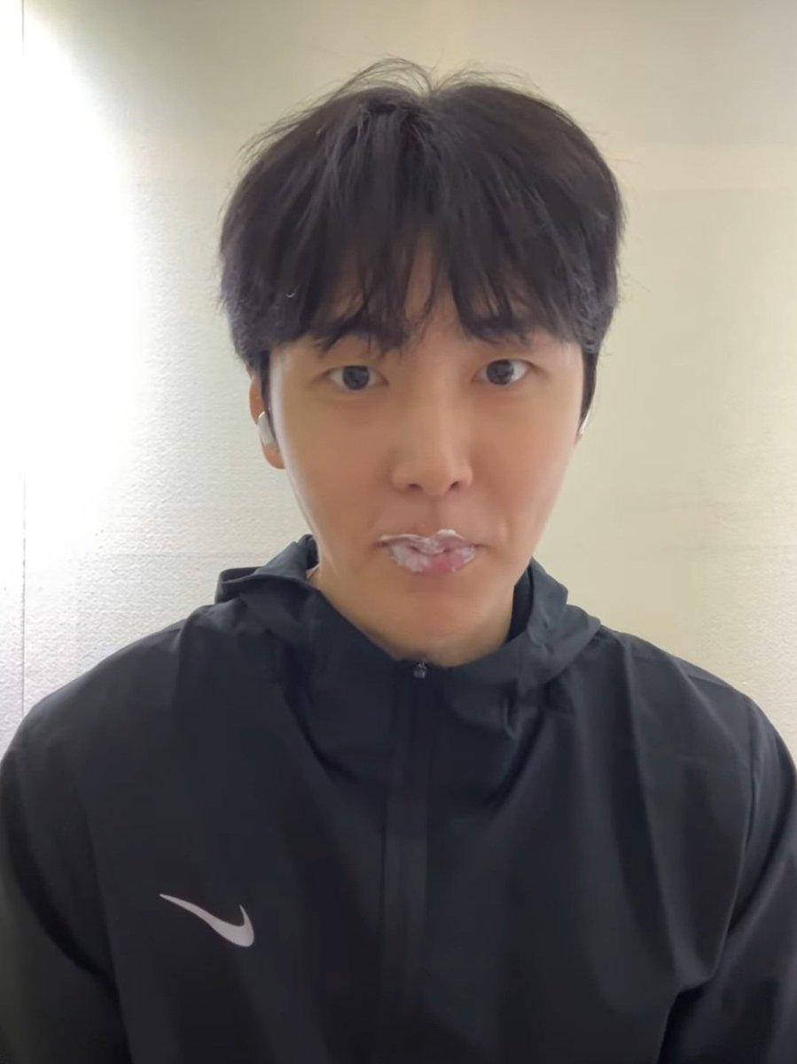 묻으면 더 설레요?

..?