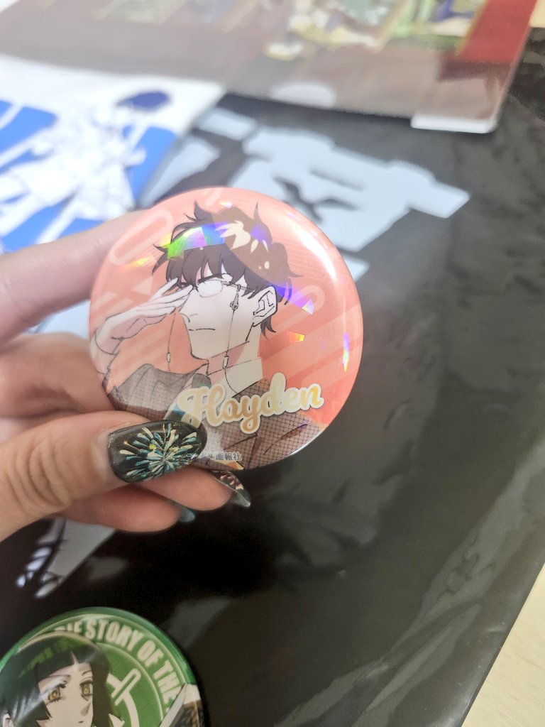 墓場の画廊さん行ってきました！
今度の大安の日にTシャツに袖を通すのだﾌﾌﾌ🤭缶バッジはヘイデン兄さんとアーサーくんでした！兄さんがキラキラしていて可愛い～🥰✨️
（店内の様子は許可を得て撮影、ポストさせていただいてます。）

#踊る千年家族 #春日井晶 #ヤングキングアワーズ