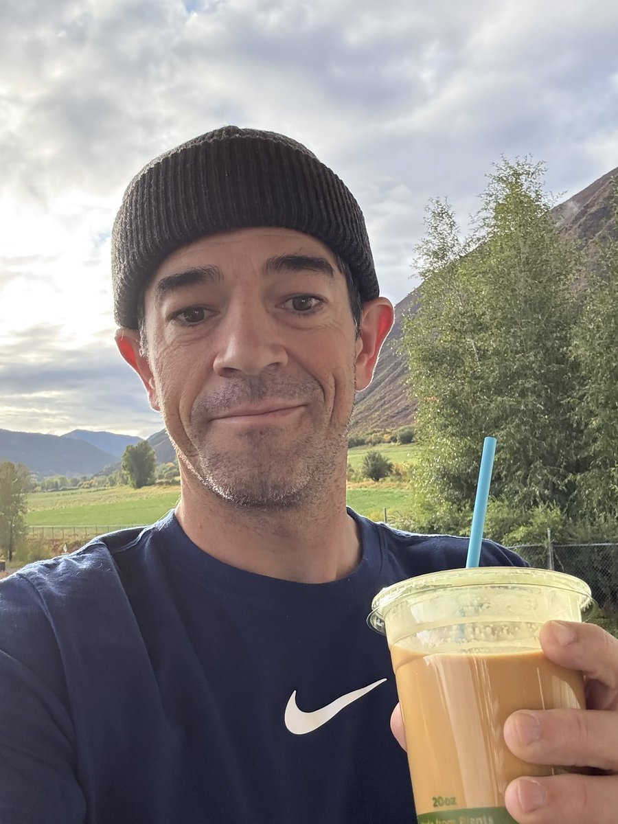 GM from the Rocky Mountains this morning! Turmeric cold brew in hand and ready to slay the day

#gm #GoodMorning