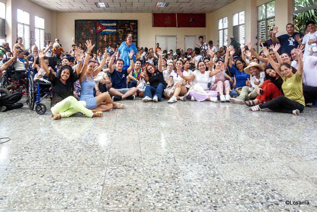 CubaMined's tweet image. 🇨🇺 Momentos hermosos vividos con los niños y niñas de la Escuela Solidaridad con Panamá, con la tía Rosa Campos, los buenos amigos de la Casa Editora Abril y el colectivo pedagógico de esta insigne institución.
#CubaMined
#EducaciónInclusiva
#MaestrosDeCorazón