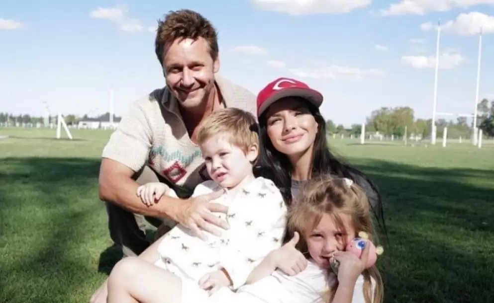 💢 La bronca de Benjamín Vicuña sobre la escolarización de sus hijos en Turquía: "No soy tonto y la verdad es muy injusto"

👉🏼 El actor chileno habló sin filtros sobre la escolarización de sus hijos en Turquía.

(💣 ¿Alguien quiere pensar en los chicos?)

bigbangnews.com/show/la-bronca…