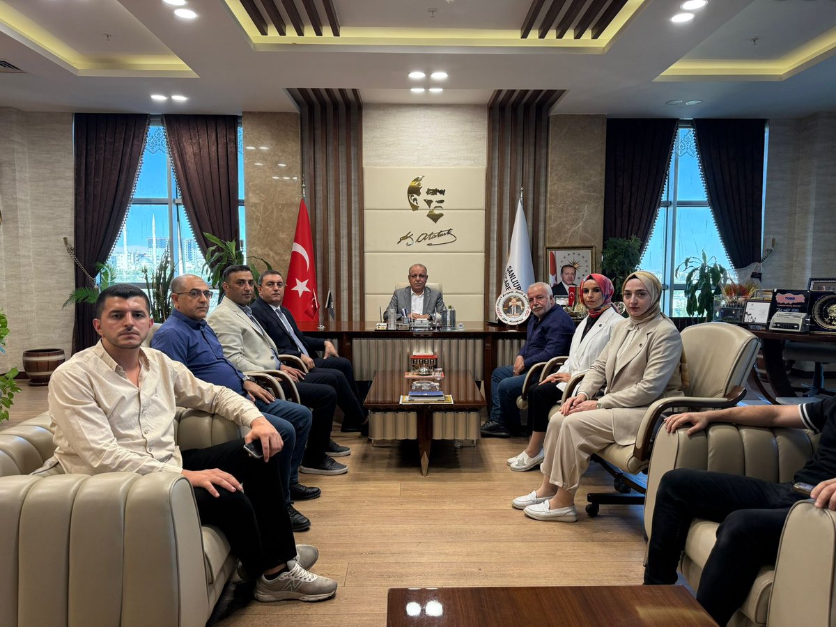Anahtar Parti Şanlıurfa İl Başkanlığı (@aparti63) on Twitter photo Şanlıurfa Ticaret Borsası Meclis Başkanı Sayın İsa Kızıldemir’i, Anahtar Parti Şanlıurfa İl Başkanımız Sayın Metin Baydar, Kadın Kolları Başkanımız Sayın Leyla Çiftçi ve yönetim kurulu üyelerimiz ile birlikte ziyaret ettik. Nazik misafirperverlikleri için teşekkür ediyoruz. Şanlıurfa Ticaret Borsası Meclis Başkanı Sayın İsa Kızıldemir’i, Anahtar Parti Şanlıurfa İl Başkanımız Sayın Metin Baydar, Kadın Kolları Başkanımız Sayın Leyla Çiftçi ve yönetim kurulu üyelerimiz ile birlikte ziyaret ettik. Nazik misafirperverlikleri için teşekkür ediyoruz.