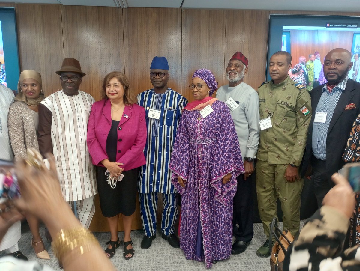 US ambassador to Mali with diplomats from #AES states at Constituency for #Africa'  Ron Brown International Affairs Forum #BurkinaFaso #Mali <a href="/Niger/">🇳🇪</a>