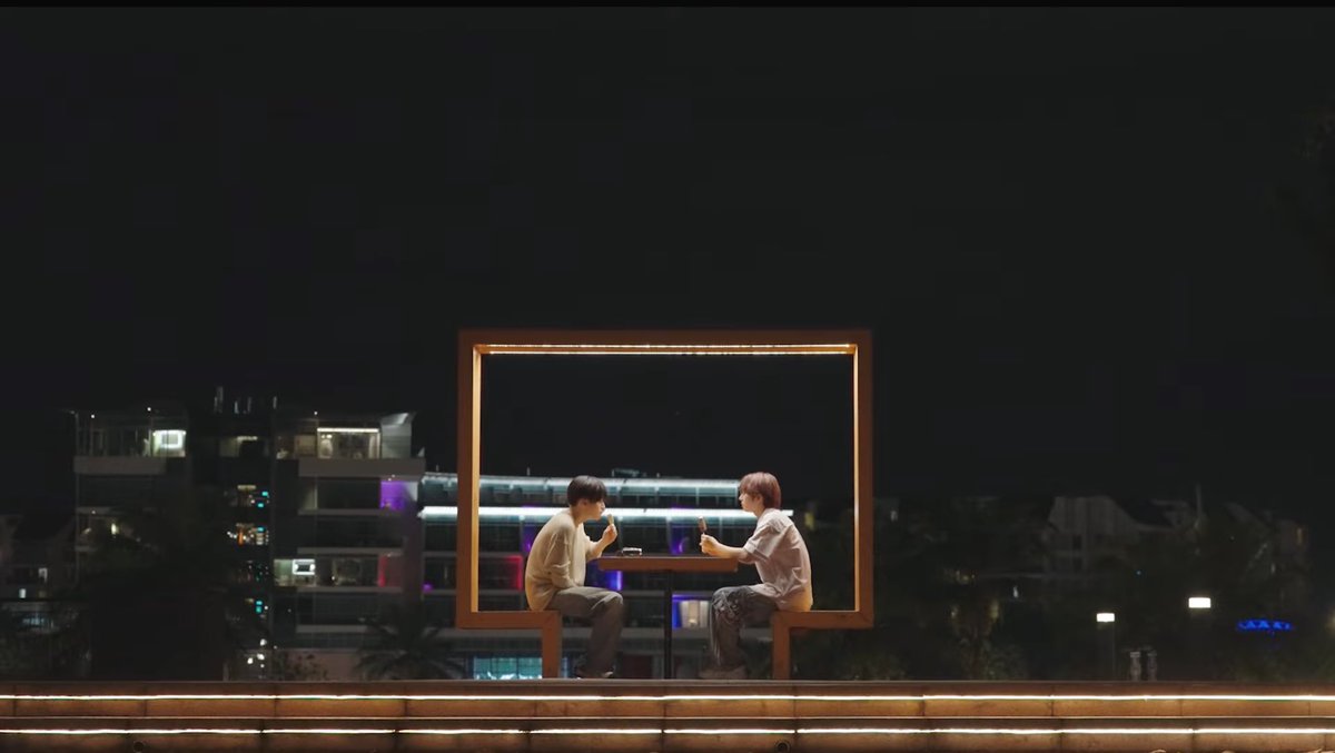 이런 분위기에서 사랑해 한번쯤은 무의식적으로 외쳤겠지

노래없는 영상 가져와… 너네도 모르는 사이에 고백했을수도 있다고