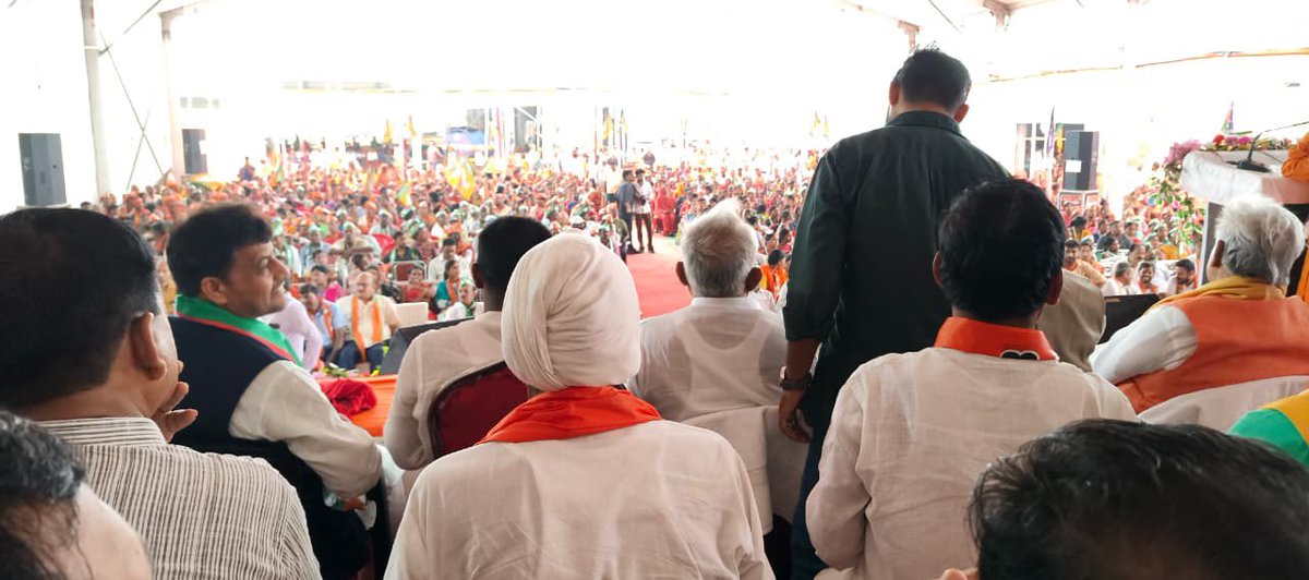 Arvind_ljp's tweet photo. 📍 गया जी विधानसभा
आज एनडीए कार्यकर्ता सम्मेलन में अपनी पार्टी की ओर से शामिल होन�� का अवसर मिला।
कार्यकर्ताओं का जोश और ऊर्जा ही NDA की असली ताक़त है। #lokjanshaktiparty #chiragpaswan #atrividhansabha #gaya #biharnews #biharelections @iChiragPaswan @LJP4India https://t.co/bk7bBcFdxy