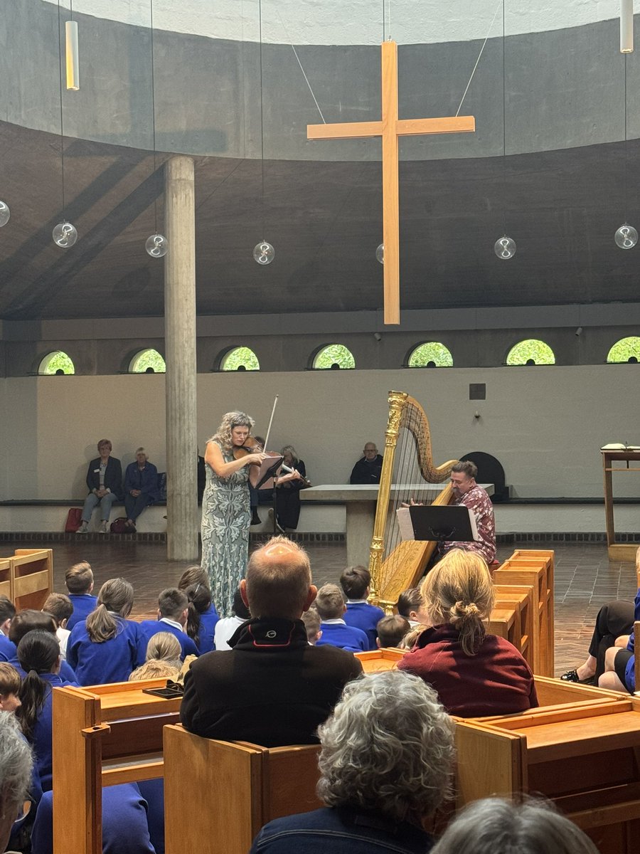 musicatmalling's tweet photo. Amazing concert at Malling Abbey with Ann Beilby and Hugh Webb. 

#Music #WestMalling #Kent #Heritage #Arts #Harp #Viola https://t.co/5QFdN8bBIe
