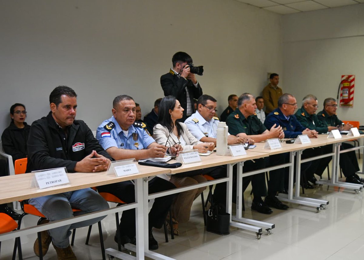 Instituto Forestal Nacional del Paraguay (@infonapy) on Twitter photo 🤝 Participamos de la reunión de trabajo convocada por la <a href="/senparaguay/">SEN Paraguay 🇵🇾</a> sobre “Sequía y sus afectaciones”, junto a instituciones del Estado y el CBVP.
🇵🇾 Fortalecemos la articulación para prevenir emergencias, proteger a las comunidades y salvaguardar los recursos del país. 🤝 Participamos de la reunión de trabajo convocada por la <a href="/senparaguay/">SEN Paraguay 🇵🇾</a> sobre “Sequía y sus afectaciones”, junto a instituciones del Estado y el CBVP.
🇵🇾 Fortalecemos la articulación para prevenir emergencias, proteger a las comunidades y salvaguardar los recursos del país.