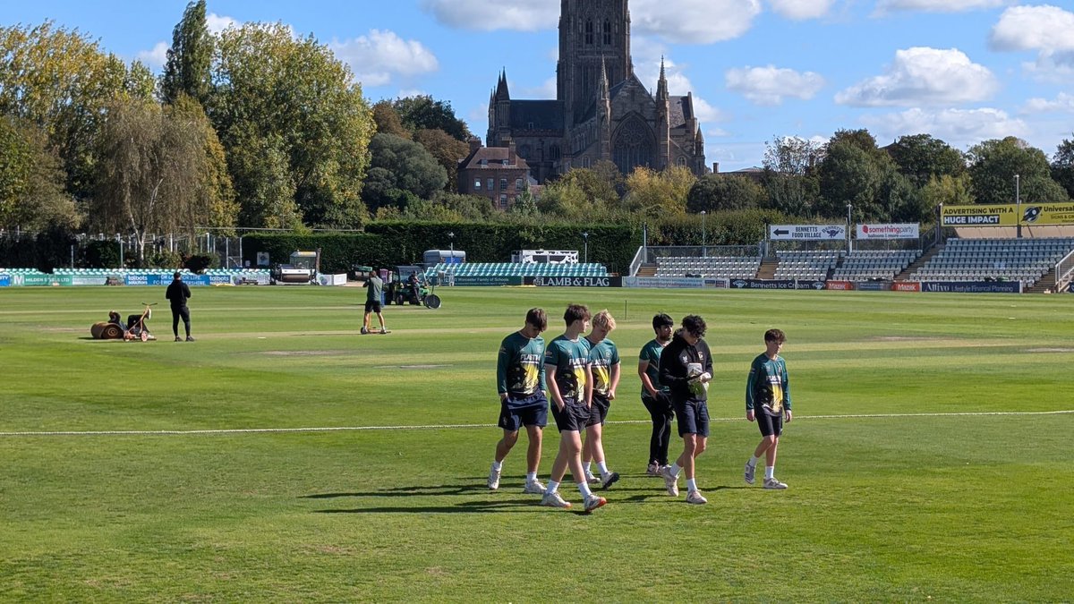 Fantastic to see our under 17s play at New Road last Sunday. The side were competing for the Ryan Birt Trophy in the Under 17s 100 Ball Final.

Sadly they lost by 6 runs to a strong Stourbridge side, but was a brilliant opportunity nonetheless 🏏