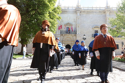 En el acto de apertura del curso 2025-2026 de la <a href="/UVa_es/">Gabinete de Comunicación Universidad de Valladolid</a>, he aprovechado para felicitar por su labor al equipo rectoral y agradecer el trabajo conjunto realizado estos años. La UVA tiene un sólido presente y prometedor futuro.