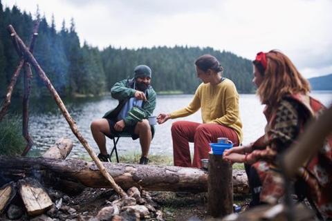 At a four-day retreat north of Toronto, followers of the financial independence, retire early movement bond over their shared goal. tinybfs.com/t/DvKHU7