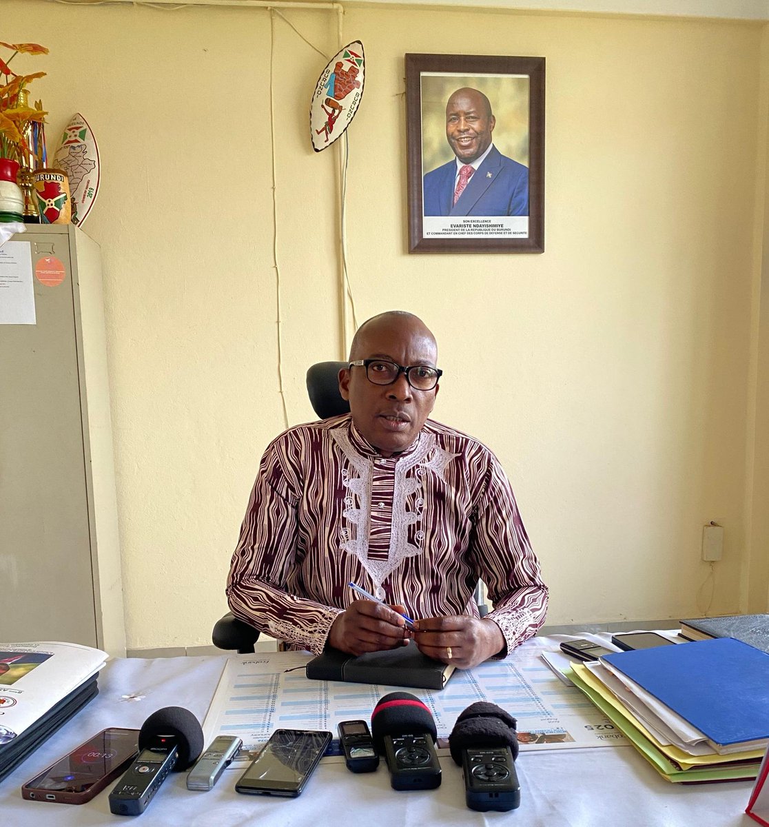 #Burundi: Des producteurs agricoles de Ngozi et de Kayanza très fachés  contre la société Fomi . Ils peuvent passer plus de 2 ans à attendre l'engrais payé anticipativement. Le gouverneur de Butanyerera explique que la cause majeure est le manque du carburant.<a href="/BMineagrie/">BURUNDI/MINEAGRIE</a>