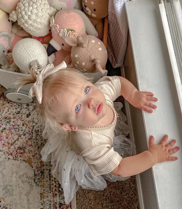 ZoeyIsAMom's tweet photo. She’s starting to stand. This is not a drill. She will be walking soon. 🥺 https://t.co/XPtHjQuwN7