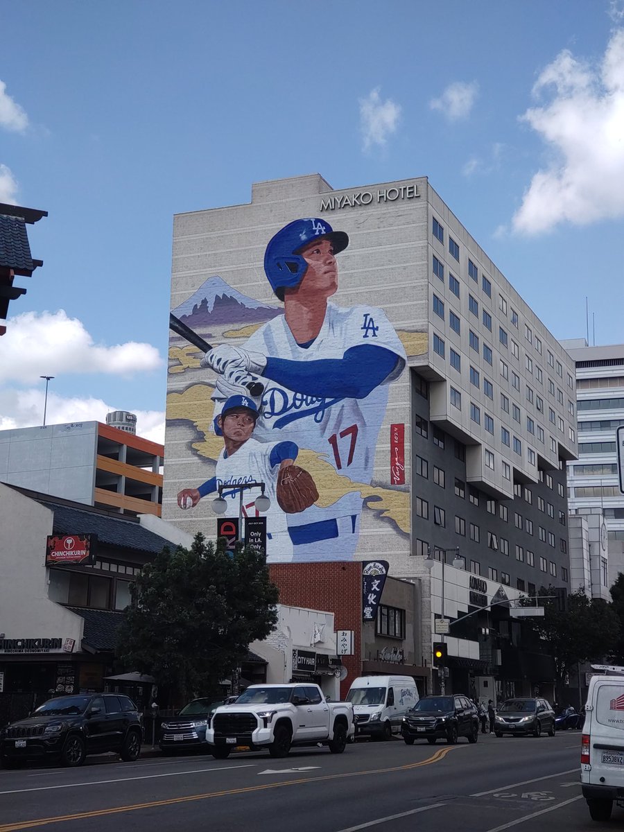 0526risa's tweet photo. LA🇺🇸⚾️202509
LAD 9-0 COL
MLBは、透明バックしか入場できない
セキュリティがちがち〜
大谷さん見に来たって言ったら、入国審査スムーズでした。感謝🙏🏟️ https://t.co/PghiPlT1In