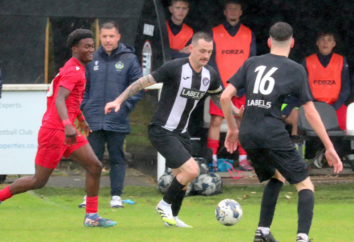 Rainy day in Livingston…

#HRUFC
#RussellsUnited