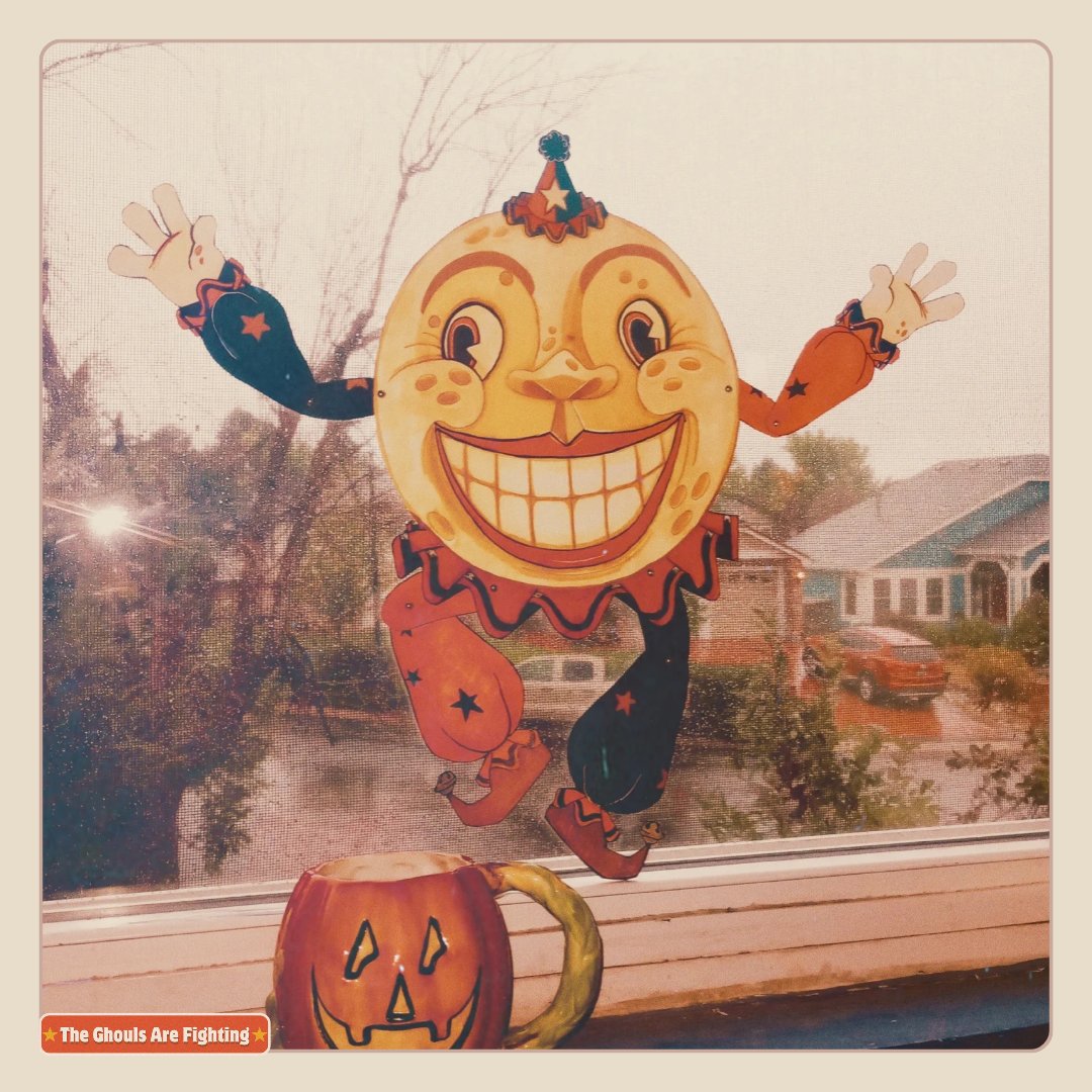 JLinaris's tweet image. It's finally fall! So Here's my first creature of the season 🍂
#fall #Halloween #homemade