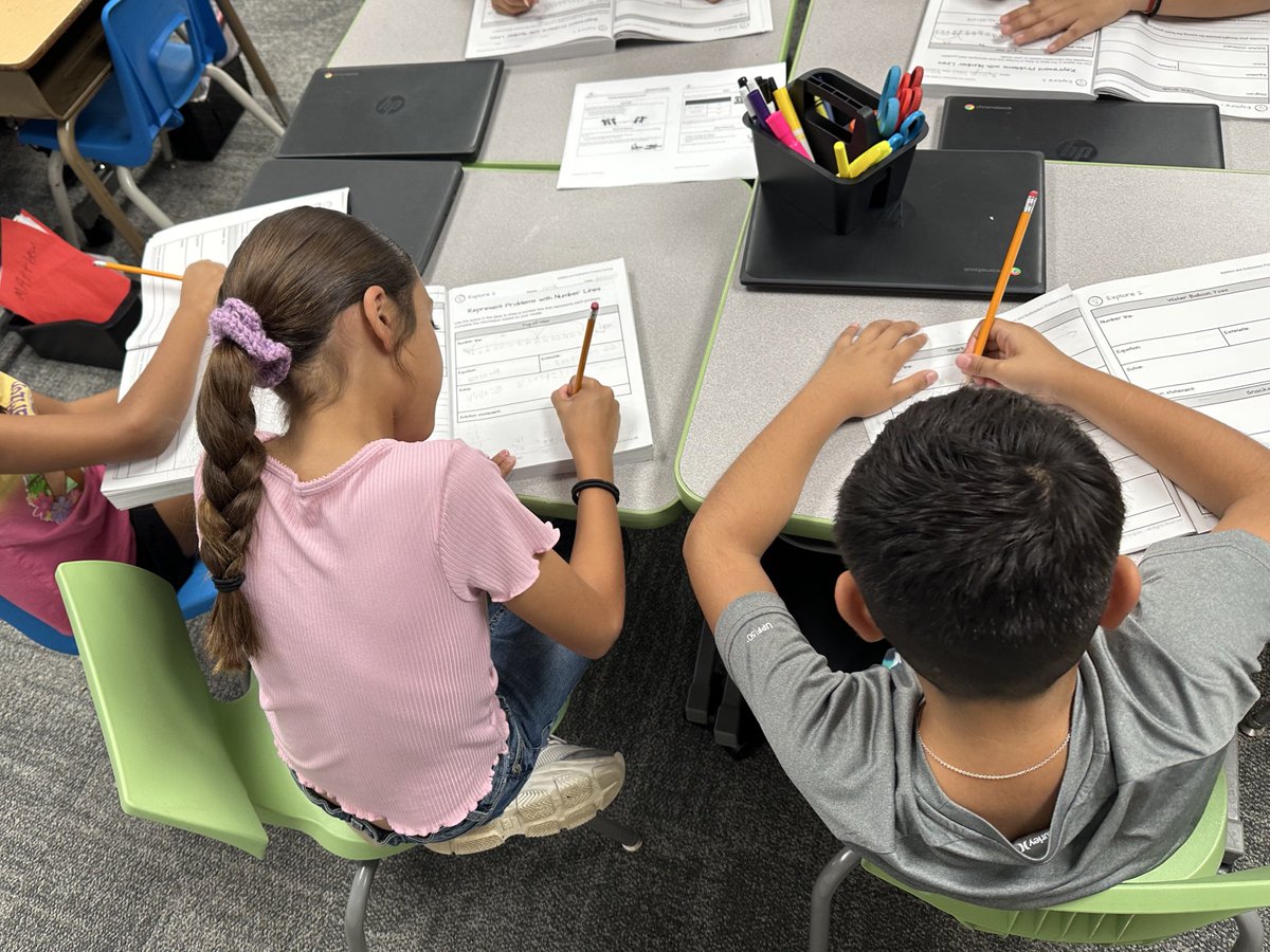 Alaina_Boaz's tweet image. Great things are happening in 3rd–5th grade math classrooms at @HendersonMISD! 🎉 Personal i-Ready lesson trackers, partners collaborating, and teachers modeling powerful think-alouds. Love seeing students engaged and growing! #MidlandISDMath #ExcellenceInAction @MISDTandL