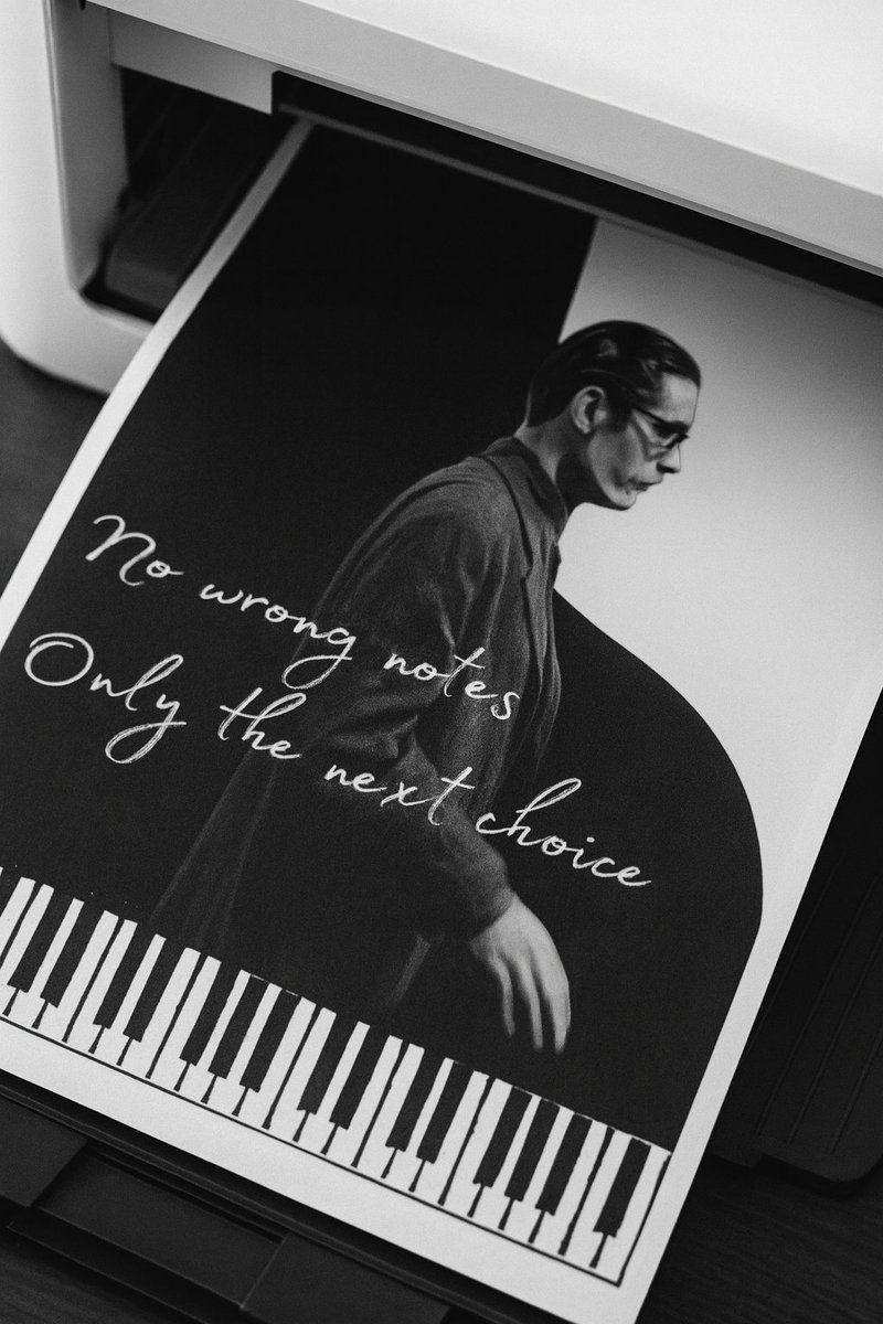 No matter how hard today feels, remember:
🎶 “No wrong notes.”
Your life can shine with the next choice.
Get this inspiring artwork on Etsy!
etsy.com/shop/CosyRoomD…

#JazzArt #BillEvans #JazzQuotes #JazzLovers #EtsyArt #EtsyFinds #WallArtDecor #ArtCollectors #HomeDecor