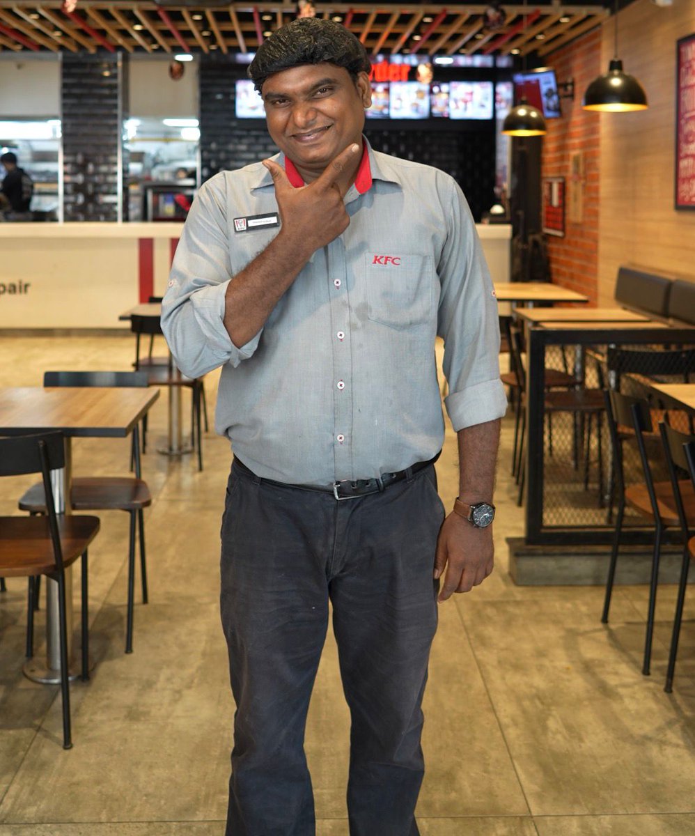 KFC_India's tweet image. Who knew learning English could be this fun?🤟
This #SignLanguageDay, our heroes are breaking barriers, sharing laughs, and connecting with the world.❤️

Watch now: instagram.com/reel/DO8oOWDkw…