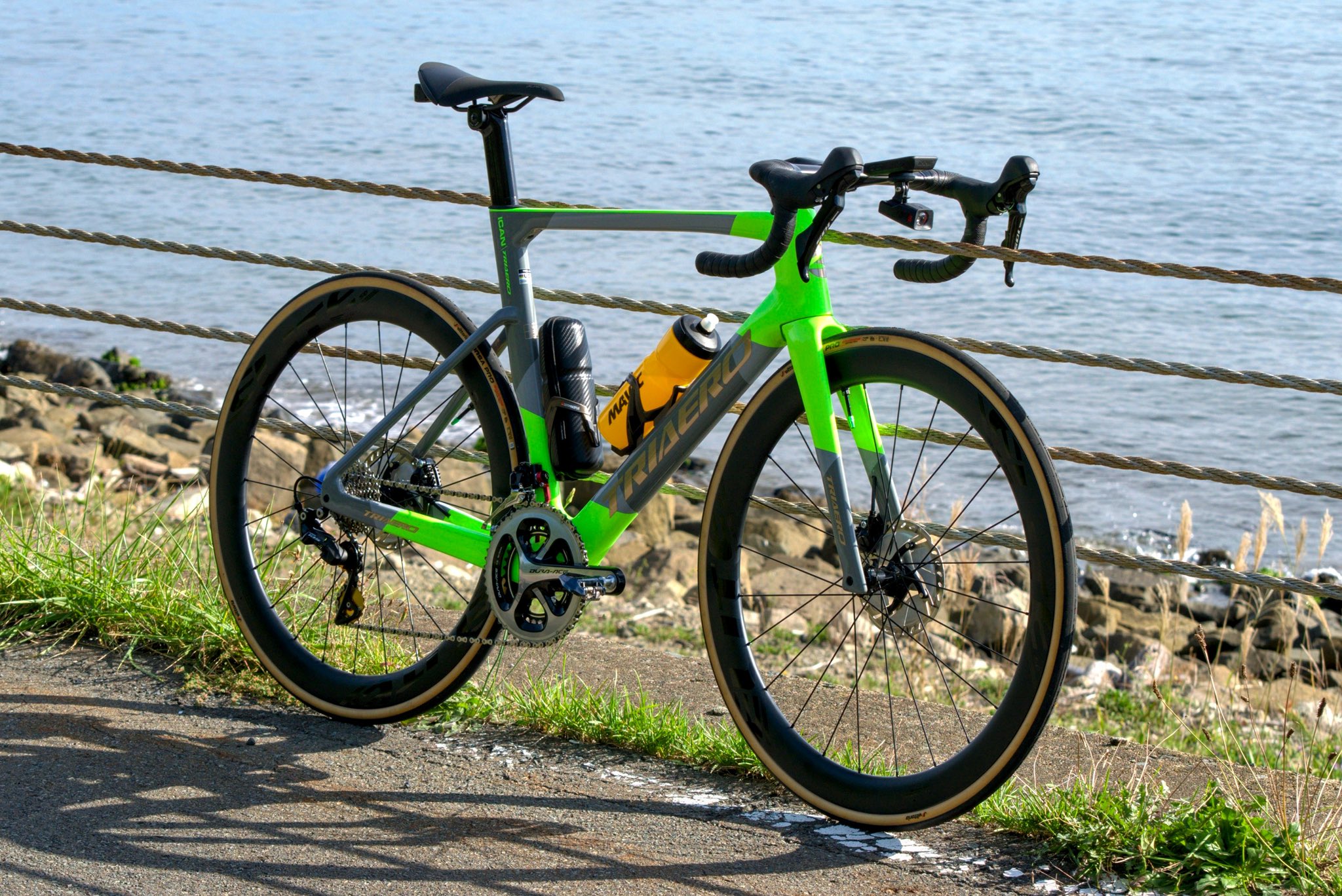 【カスタム多数❗️】ICANグラベルロード ICAN(アイカン)GRA02グラベルロードバイクとは、主にダートと