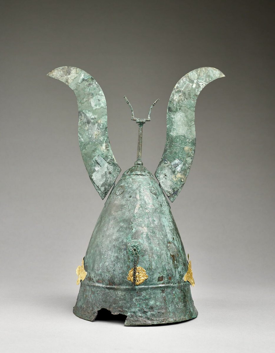 A #Pilos style #Helmet with a gold laurel wreath,

Height: 15.7 in/40 cm
Diameter: 8.7 in/22 cm

#Etruscan, ca. 325-300 BC, housed at the <a href="/MuseeLouvre/">Musée du Louvre</a>

#armor #italy #ironage #museelouvre #art #history