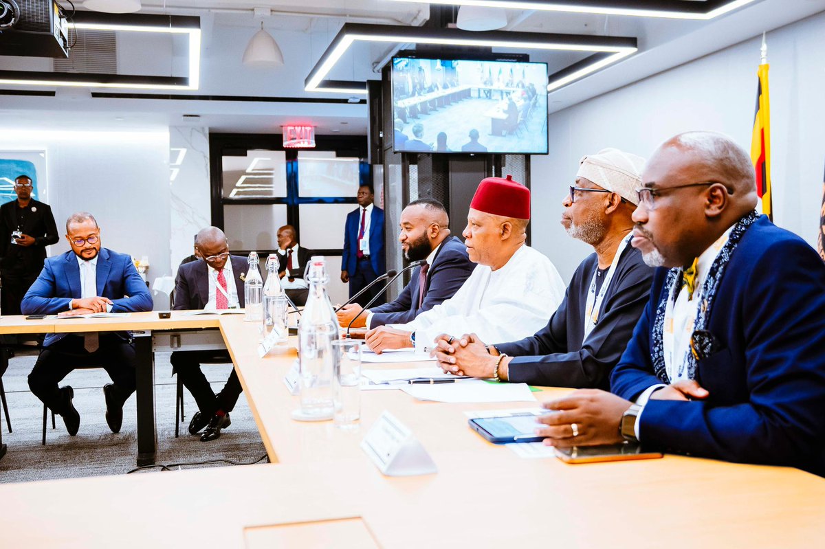 officialSKSM's tweet image. President @officialABAT, GCFR, has called for a complete overhaul of the global financial architecture governing Africa’s mineral resources, saying it was time for African nations to not only finance their own mineral sectors but also assert their influence and control over…