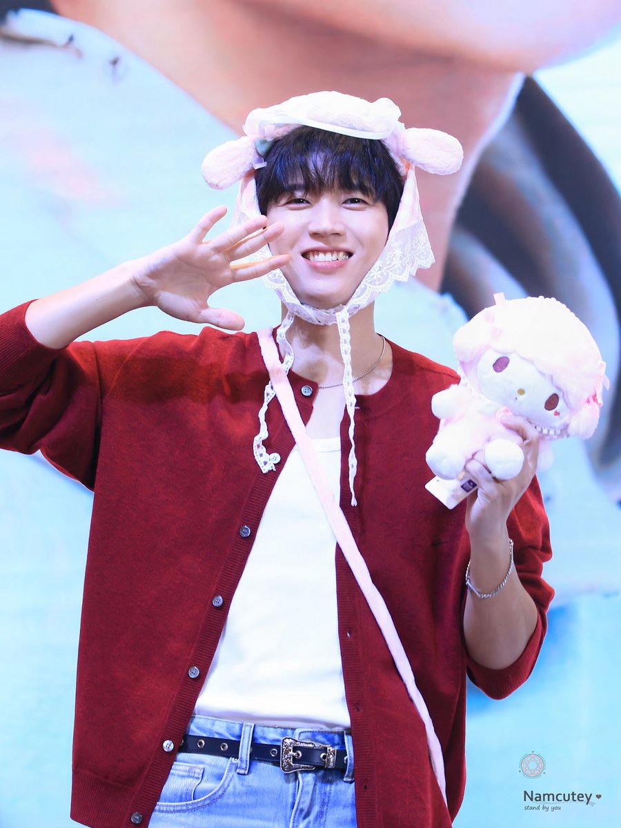 250920 남우현 광저우 팬사인회
#우현 #남우현 #woohyun #NAMWOOHYUN #인피니트 #INFINITE #TreeRing #Only직진 

해바라기현 🌻
우현 웃으면 팬들도 행복할거야💞