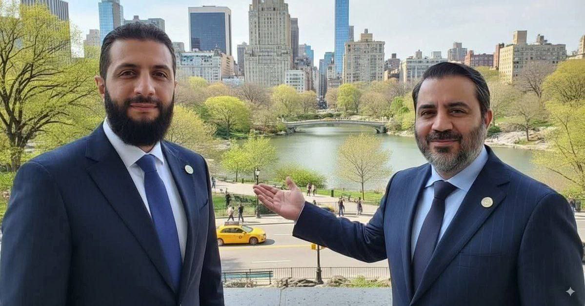 De decapitar personas en Siria y la recompensa de 10 millones de dólares que las autoridades estadounidenses ofrecían por su cabeza, a pasear por Nueva York.
Queda claro que siempre fue un empleado de EE.UU/Israel o hay que dibujarles un mapa?