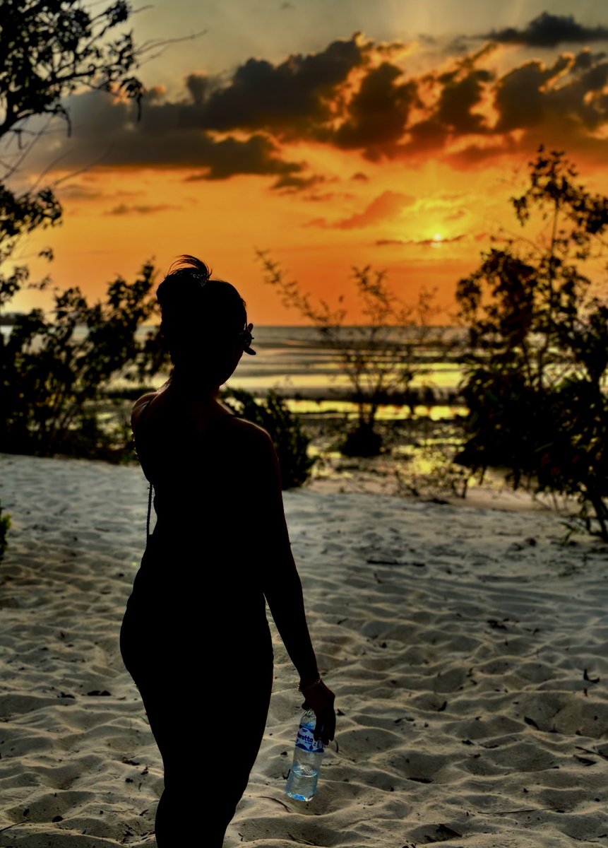 brenafernanda_'s tweet photo. Como sou apaixonada pelo pôr do sol 🌅 🧡 https://t.co/OQW2CpfcYw