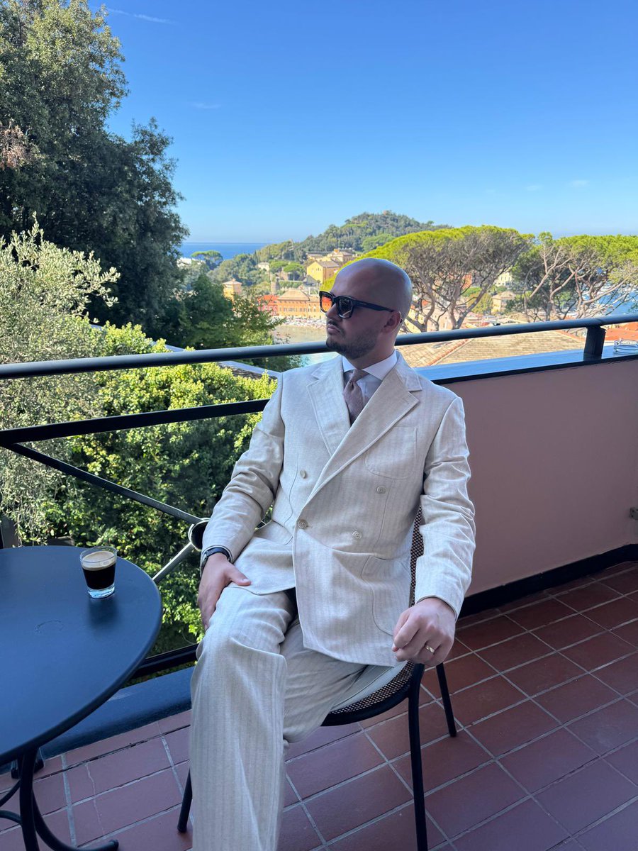 BatstoneSam's tweet image. Italian afternoons 🇮🇹

#Menswear #Sartorial #suiting
