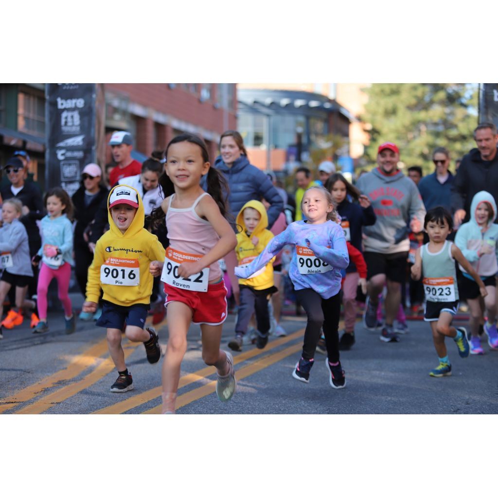 endurancewire's tweet image. Boulder Country Day School joins @boulderthon as title sponsor for the Kids Fun Run, inspiring young runners on Sept 28! 

Parents run FREE alongside their kids.

See details: endurancesportswire.com/boulderthon-an…

#Boulderthon #KidsRun #ActiveKids