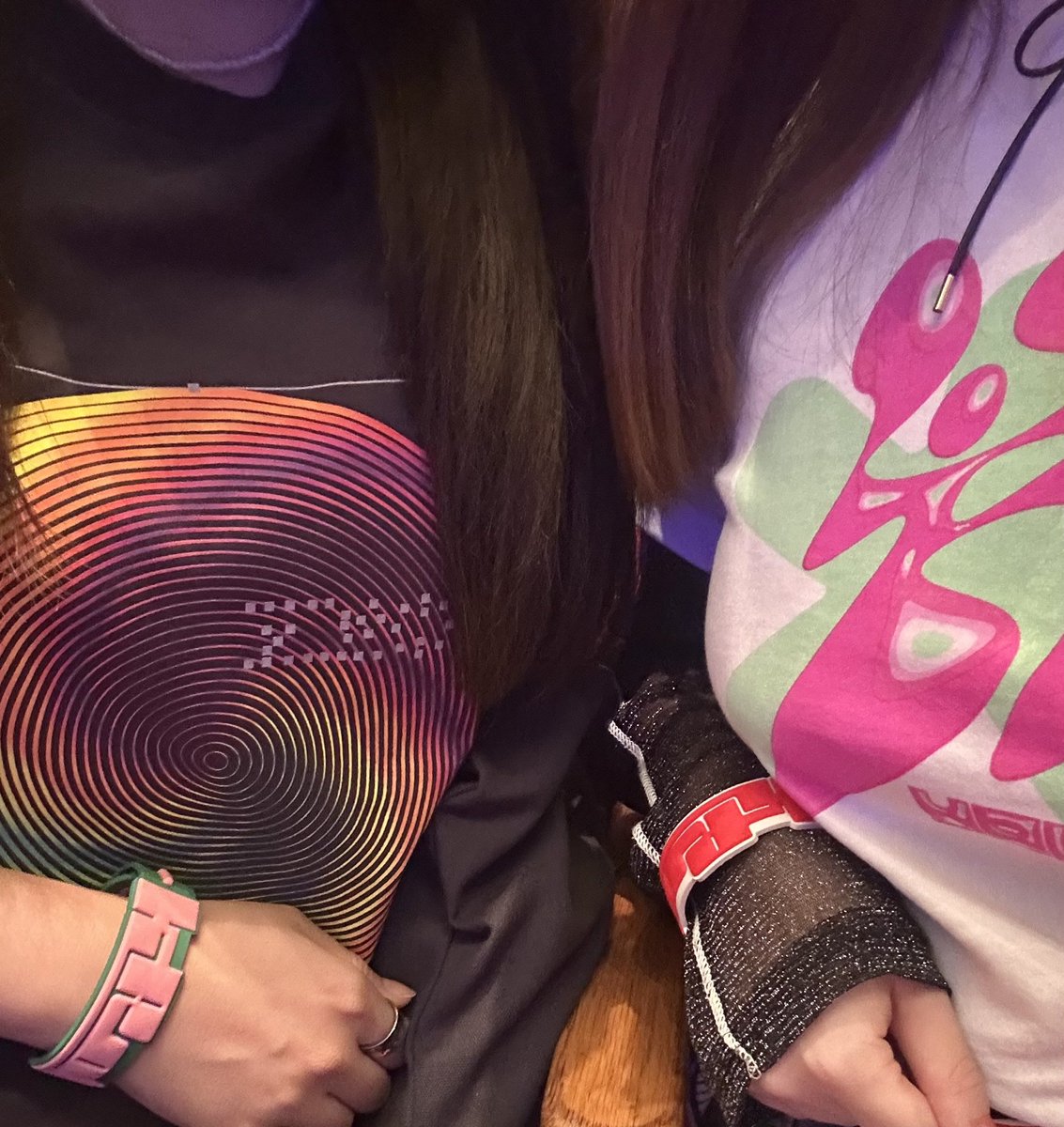 i_pl0o's tweet photo. 今回もアツすぎたKroi❤️‍🔥ランダムガチャで2人してシークレットを引き当てた 
#Kroi_HALLTOUR https://t.co/3G0kz4n0Jo