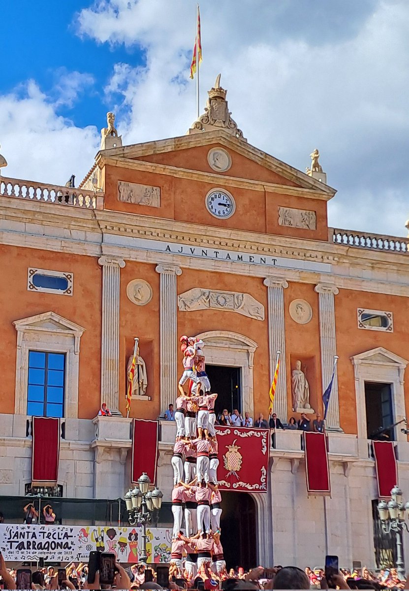 raquel_tgn's tweet photo. I tu... Has anat als castells? #StaTecla  #Tarragona. https://t.co/IZGM6XMiOd