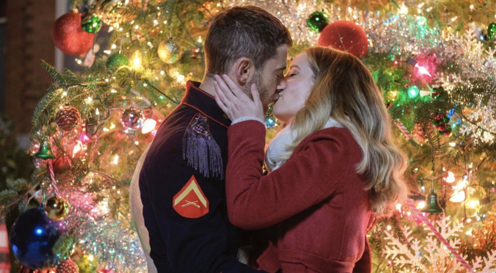 YOUNG PEOPLE on X: "Les traditionnels téléfilms de Noël reviennent dès le lundi  13 octobre sur #TF1. Sapins, romances et magie de saison au rendez-vous  pour réchauffer les après-midis 🎄 https://t.co/PLoiPljRH0" /