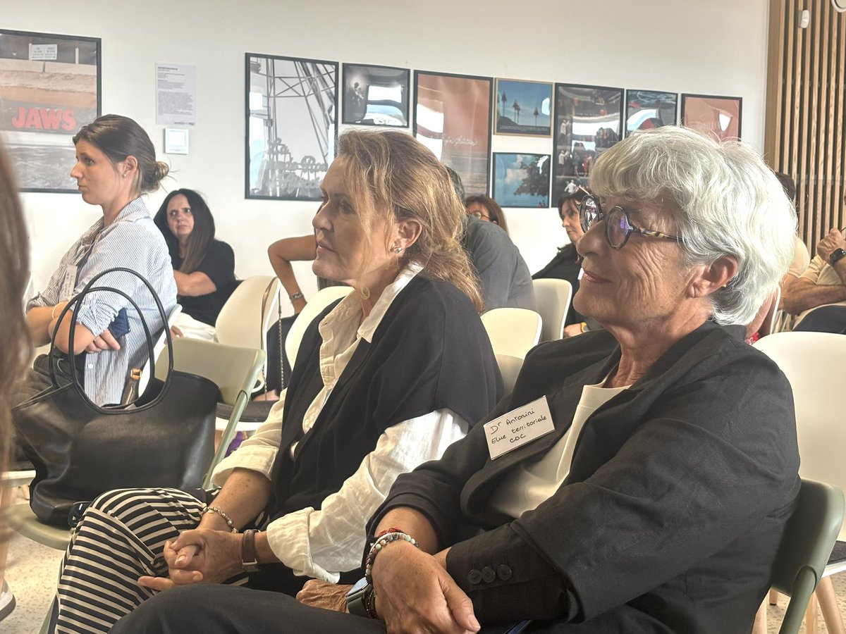 L’accès aux soins dans des conditions dignes et équitables est une priorité de notre majorité.
À fiancu à l’associu Inseme è l’attori di tarrenu, a Cullettività di Corsica firmarà mubilizata pà garantiscia stu dirittu di primura. 
3/3