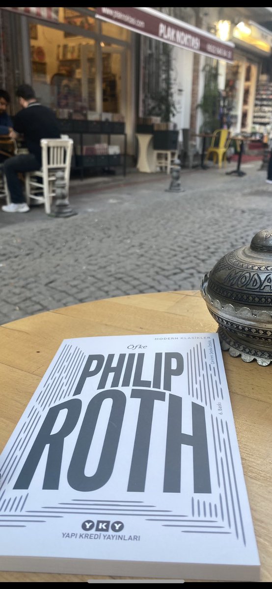 Yazgı insanı bir adım geriden takip eder durur, sonra da bir gün ansızın karşısına çıkıp ‘Bö!’ yapar.