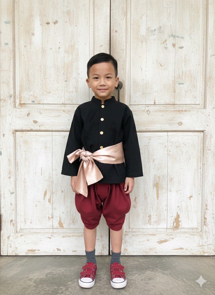 2015somsum's tweet photo. หล่อมากลูกชายฉัน #��าพAI https://t.co/IylwFl8HKd
