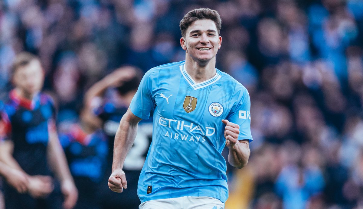 📸 𝐶𝑖𝑡𝑦 5 𝑥 0 𝐻𝑢𝑑𝑑𝑒𝑟𝑠𝑓𝑖𝑒𝑙𝑑 🔙

⚽⚽ <a href="/PhilFoden/">Phil Foden</a> 
⚽ Julián Alvarez
⚽ <a href="/JeremyDoku/">Jeremy Doku</a> 
⚽ Gol contra